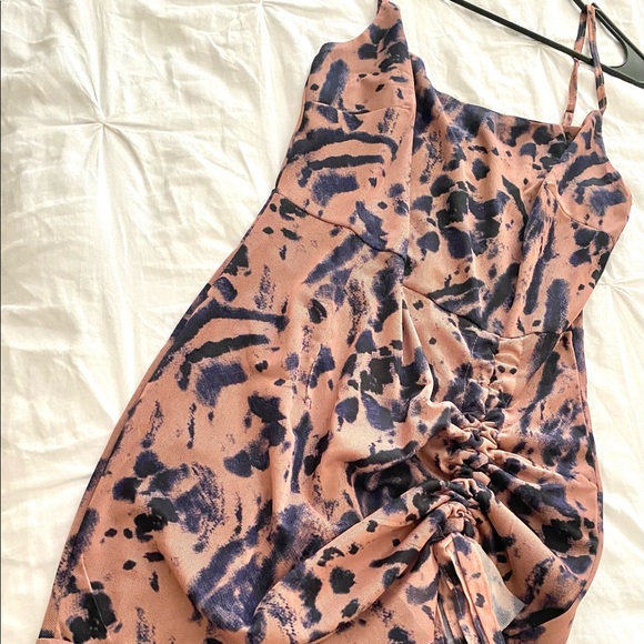 Adjustable animal print ruched dress - Picture 2 of 3